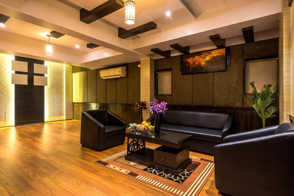 Hotel Peace Park Panvel Exterior photo