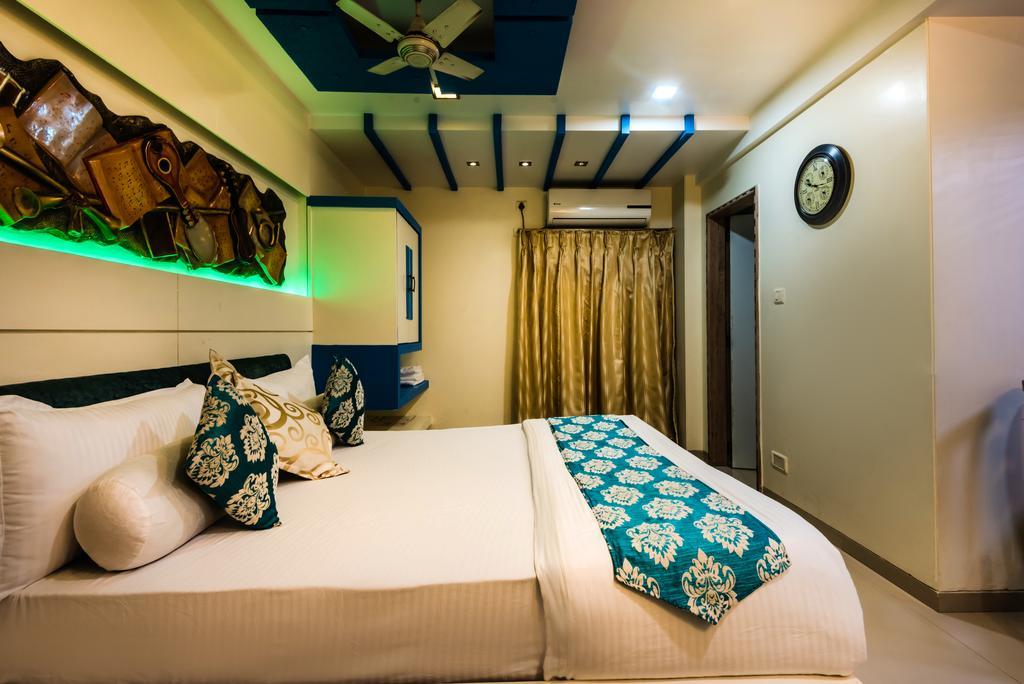 Hotel Peace Park Panvel Exterior photo